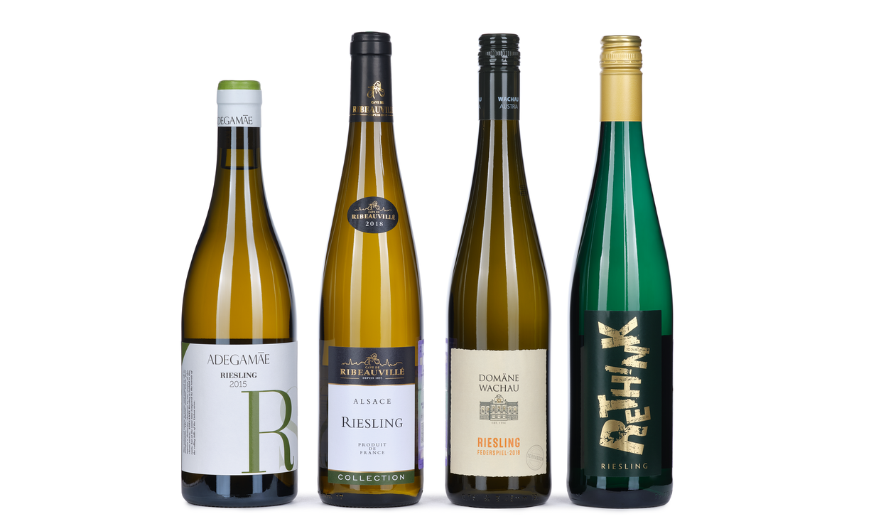 Little riesling. Рислинг вино Пятерочка. Рислинг Arthur Metz Riesling 2022. Riesling вино белое Пятерочка. Рислинг вино 5ка.